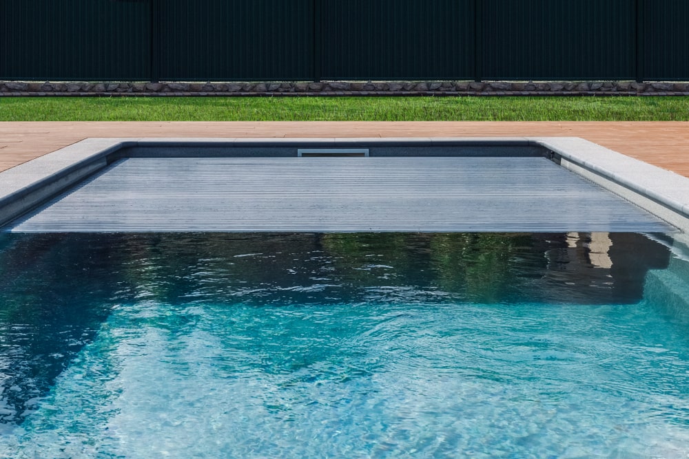 Different Types of Swimming Pool Covers